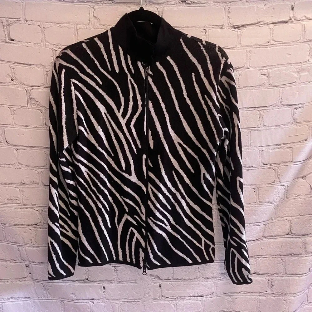 5/$20 Women’s Venini Animal Print Zip Up Sweater‎ Medium Black White